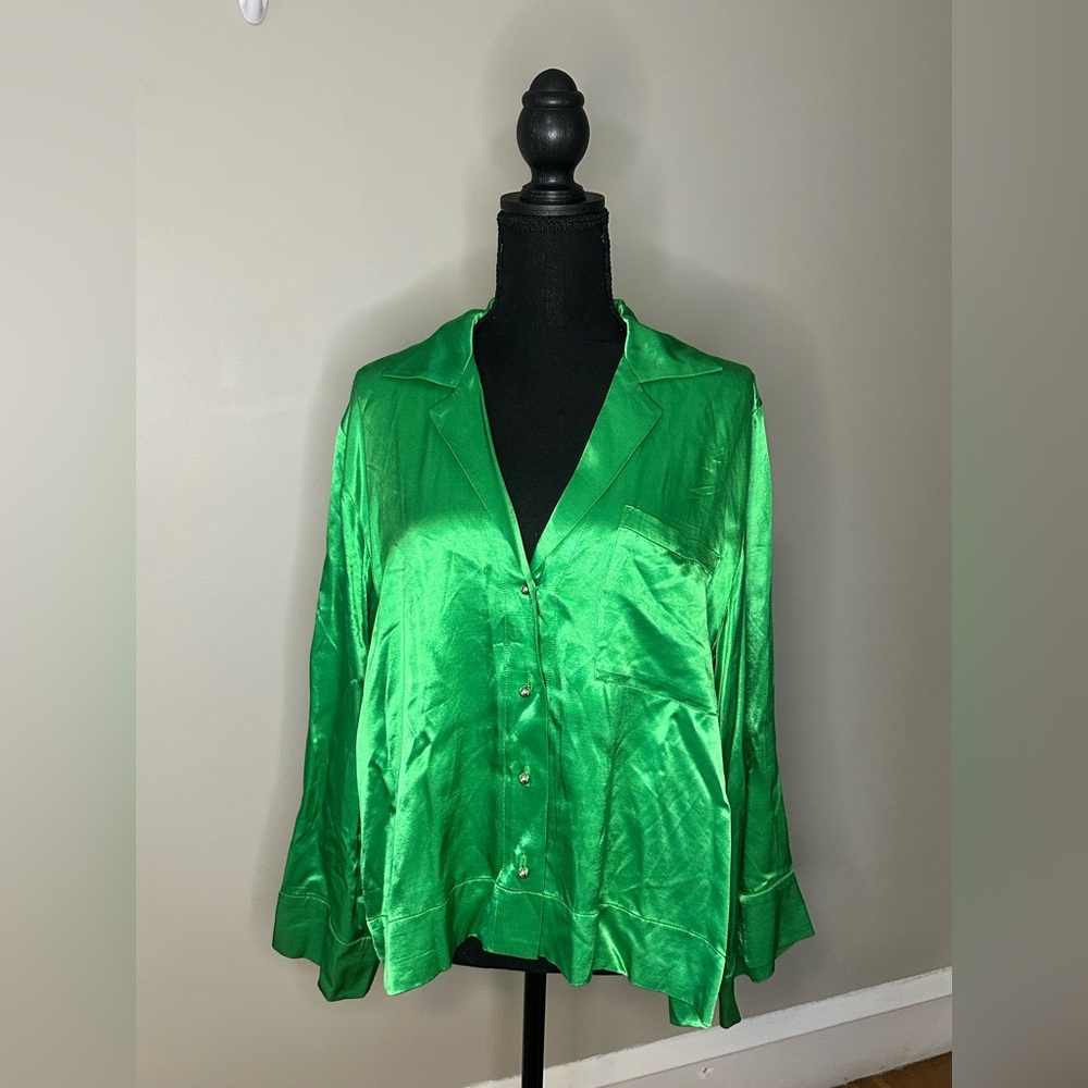 Pistola | Silky Green Pajama Button Up Top size L